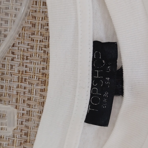 Crisp White Cropped  Top. EUC - Picture 5 of 8